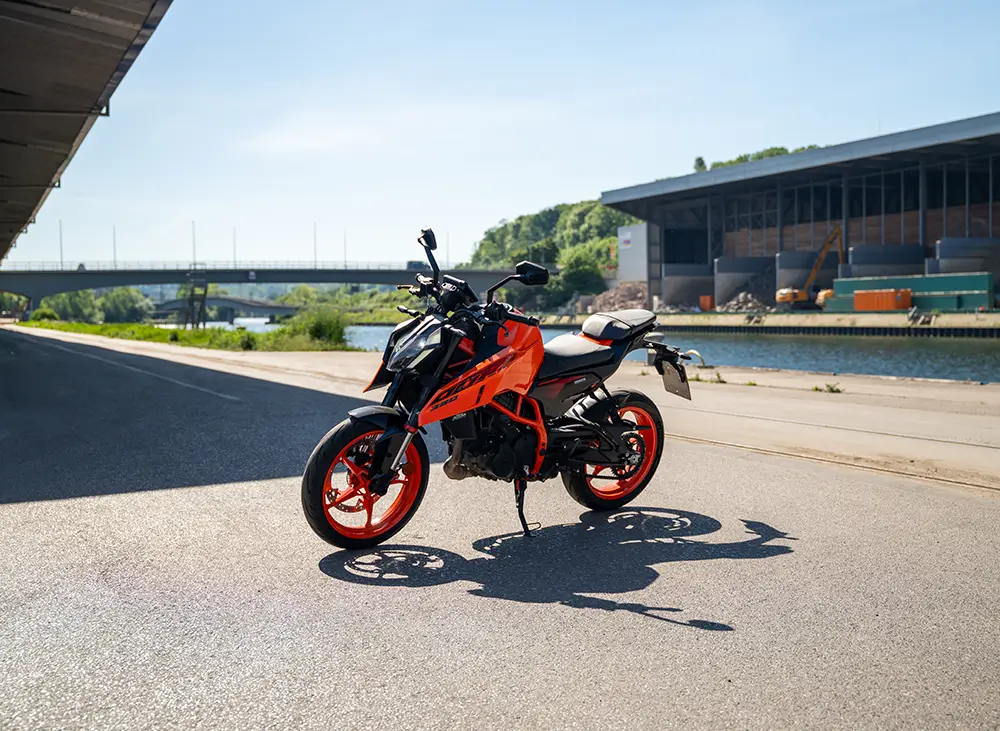 Unser Ausbildungsfahrzeug: KTM 390 Duke KTM 390 Duke