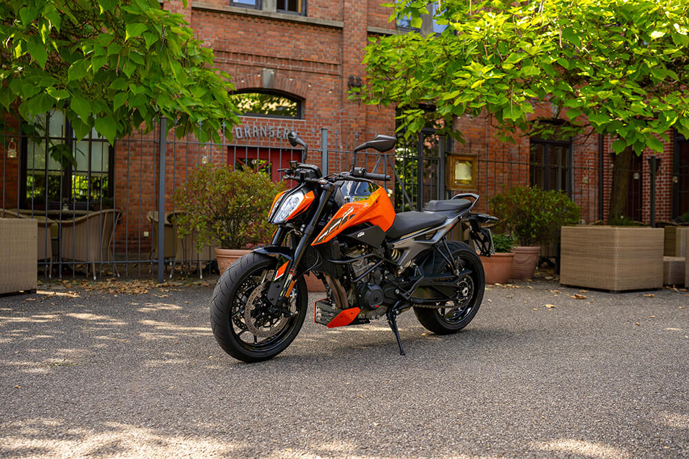Unser Ausbildungsfahrzeug: KTM 790 DUKE L KTM 790 DUKE L