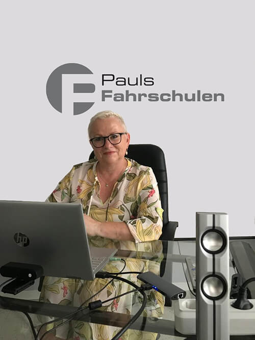 Jutta Gross, Pauls Fahrschulen Jutta Gross